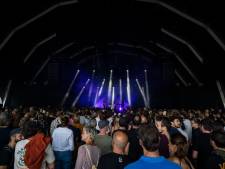 “Alle pils opgezopen en moshpits voor het podium”: chaotische start voor Jazz Middelheim