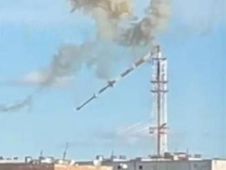 TERUGLEZEN OEKRAÏNE. Beelden tonen hoe tv-toren in Oekraïense Charkiv instort na luchtaanval: “Rusland wil stad onbewoonbaar maken”