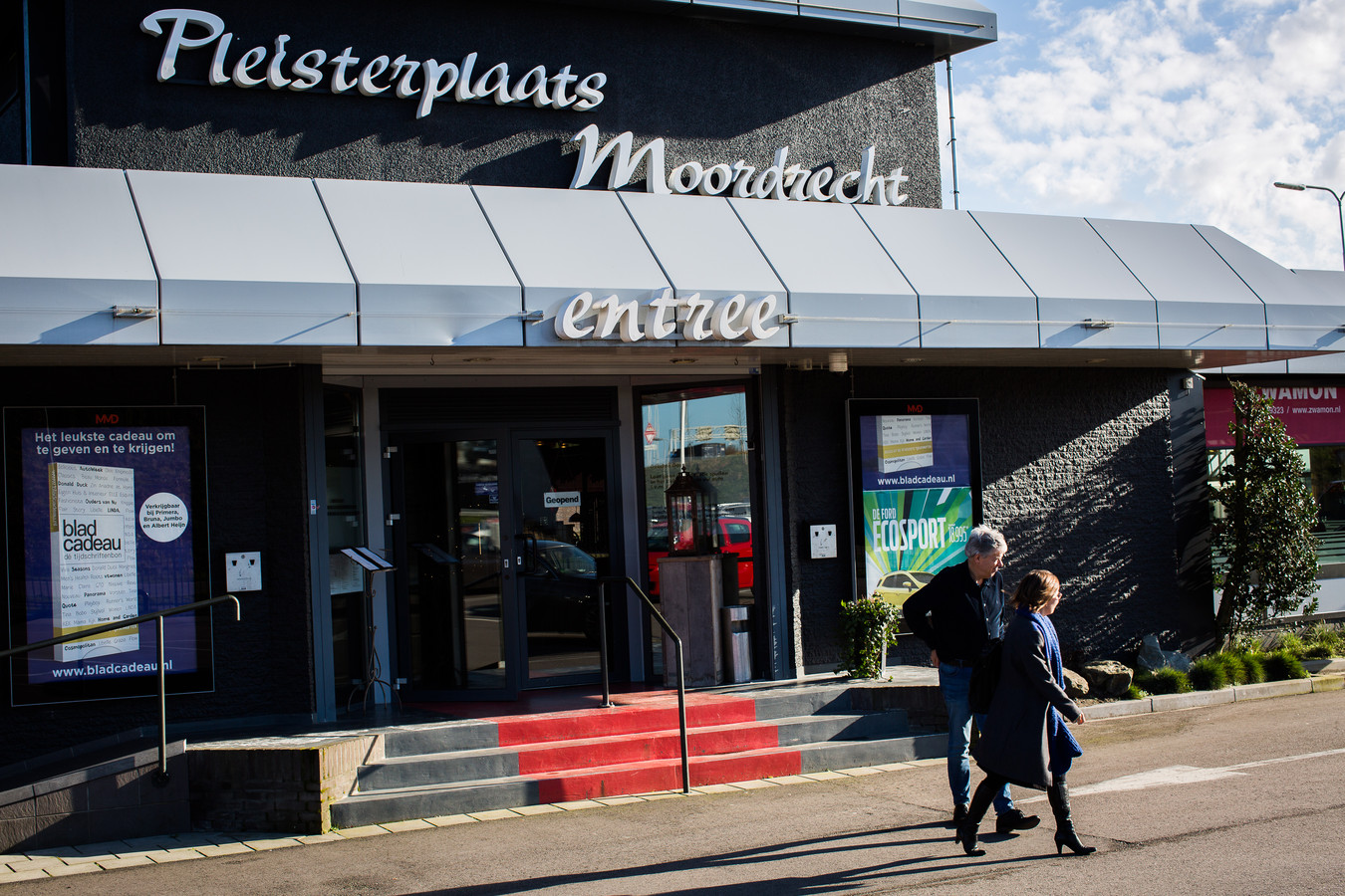 Verwarrend? Geen QRcode, wél mondkapje nodig in wegrestaurants ‘Ze noemen ons wappies’ Foto