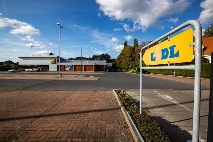 Une septantaine de magasins Lidl n’ont pas ouvert leurs portes lundi matin en Wallonie alors que plusieurs magasins sont encore fermés en Flandre.