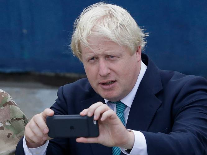 Britse regering wil WhatsApp-berichten Johnson niet afstaan in onderzoek naar coronabeleid