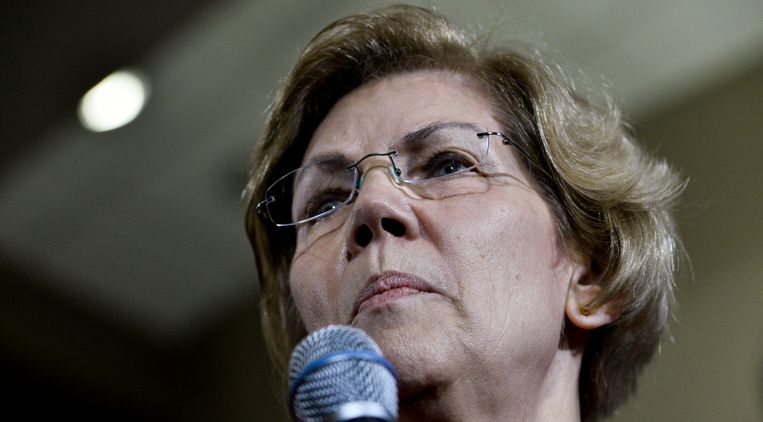 Als Donald Trump het heeft over de Democratische senator Elizabeth Warren voegt hij er automatisch ‘Pocahontas’ aan toe. Beeld EPA/Matt Marton