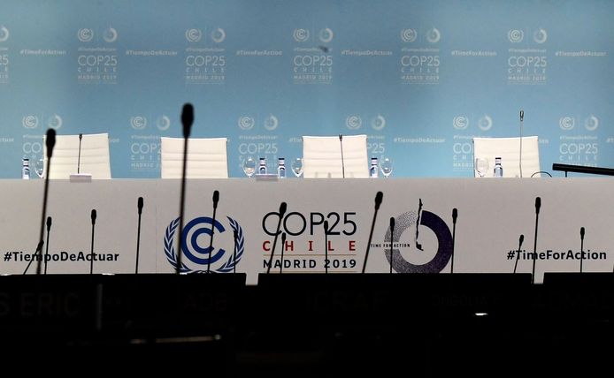De top in Madrid, die normaliter vrijdag afgerond had moeten zijn, gaat de geschiedenisboeken in als de langste klimaattop.