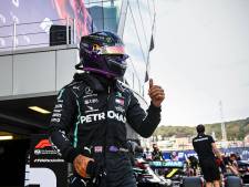 Hamilton ontloopt straf en behoudt poleposition