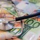 Kiezen voor een minder bekende zorgverzekering helpt je honderden euro's besparen