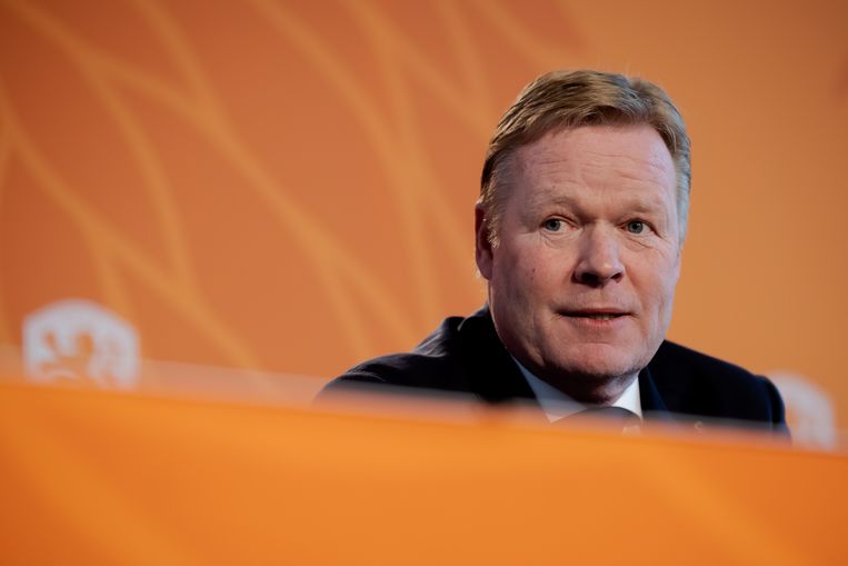 Ronald Koeman, de bondscoach van het Nederlands elftal, geeft een persconferentie in Zeist. Beeld Getty Images