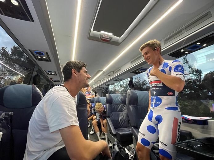 Thibaut Courtois zoekt Remco Evenepoel weer op tijdens de slotdag van de Vuelta.