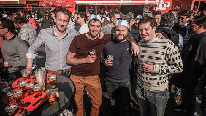 “Voor ons is dit een vaste afspraak”, vertellen Glenn Dutoit, Sven Goethals, Kenny Vandenborre en Wout Vandorpe uit Harelbeke.