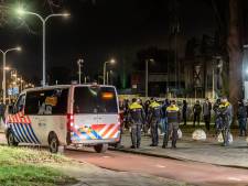 Harde kern Willem II houdt wacht in Tilburg: 'Dit is onze stad en die laten we niet vernielen’