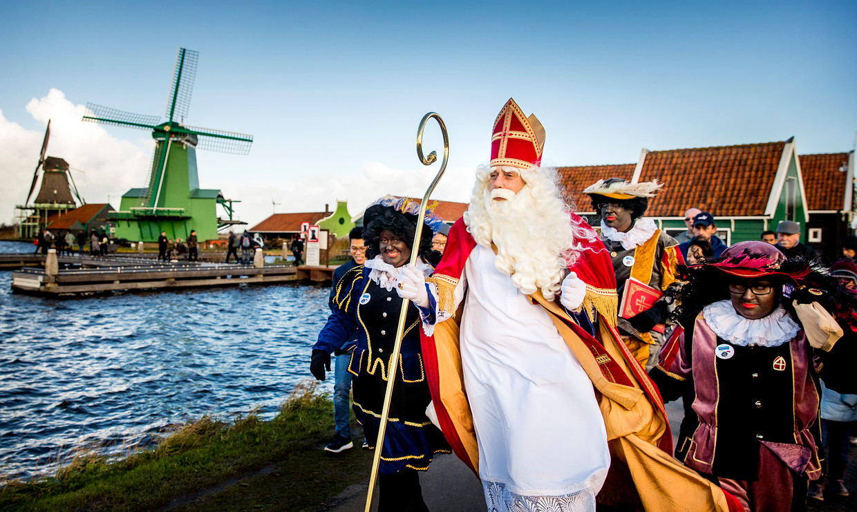 Sinterklaas en zijn Pieten in 2017 in Zaanse Schans. Beeld ANP
