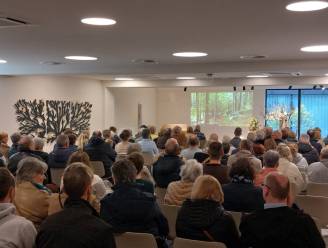 Uitvaartzorg Verheyden DELA helpt honderden nabestaanden te rouwen tijdens collectieve herdenkingsdienst