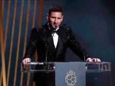 Messi verrast met zevende Gouden Bal en laat Lewandowski achter zich: ‘Ongelooflijk dat ik hier weer sta’