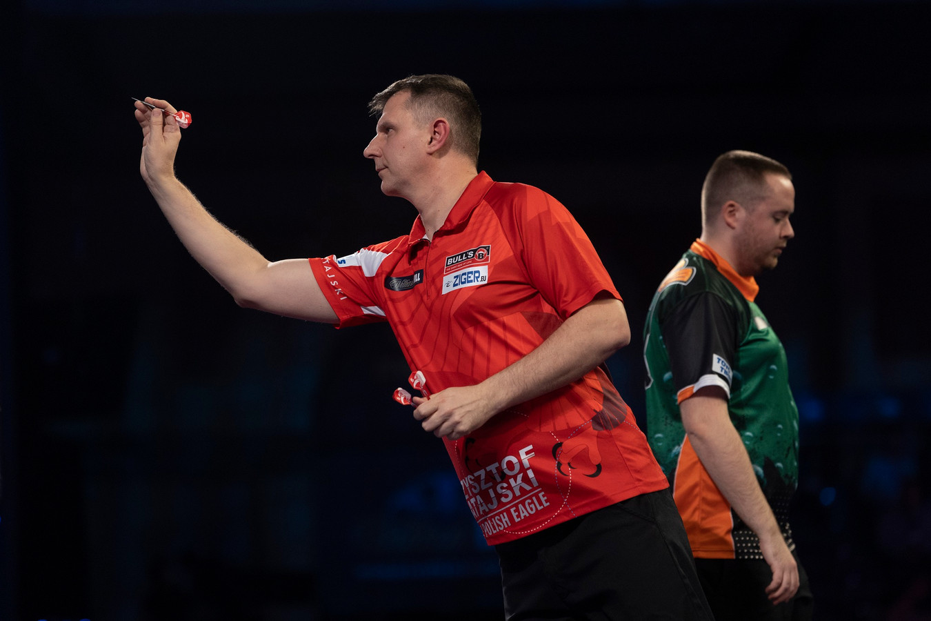 Krzysztof Ratajski in actie tegen Steve Lennon.