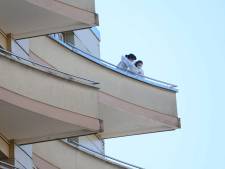 Frans gezin springt van balkon: vier doden, 15-jarige jongen overleeft val