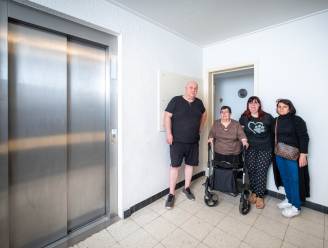 Defecte lift gijzelt Maria (80) en haar buren in Mechelen: “Ik dacht dat de hersteldiensten 7 op 7 werkten, maar...”