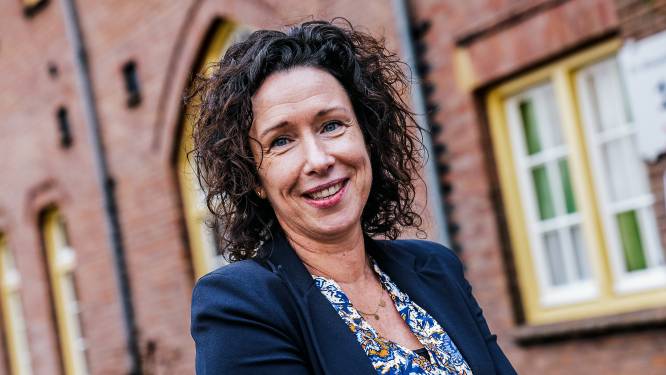 Bij De Rooi Pannen krijgt student laptop van de school: ‘Iedereen kan ons onderwijs volgen’