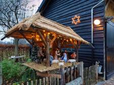 Zelfs een drijvend exemplaar: Dungenaren halen alles uit de kast voor kerststalletjes route