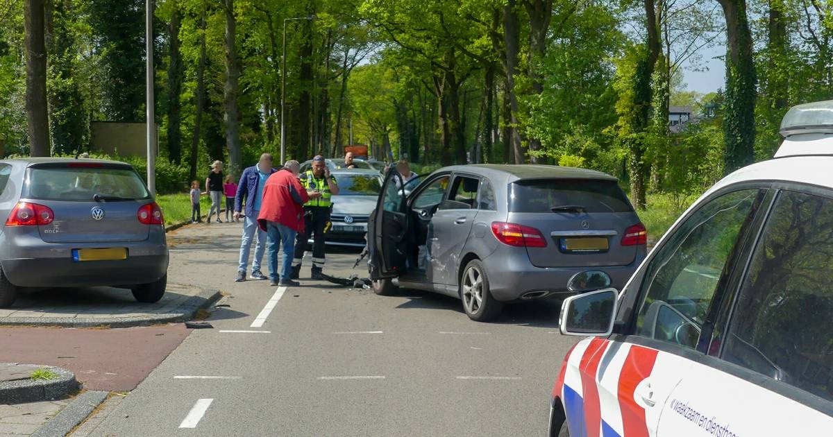 Vrouw raakt gewond bij ongeval op Zuid Esmarkerondweg in Enschede.
