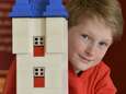 Senne (11) bouwt Lekpoort in Vianen na met Lego