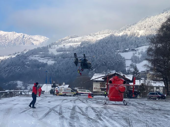 Hulpdiensten verzamelen in het Ötztal, in de buurt van waar de lift neerstortte.