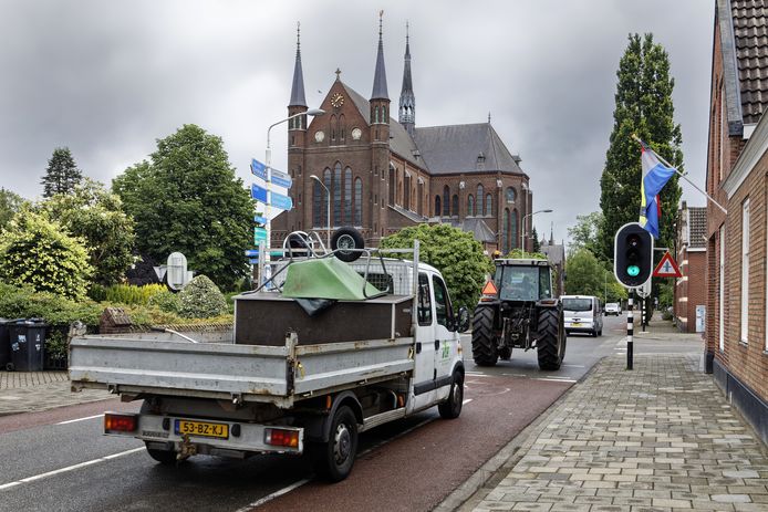 Bewoners in de Barniestraat ergeren zich aan het verkeer via de route van west naar oost of andersom.