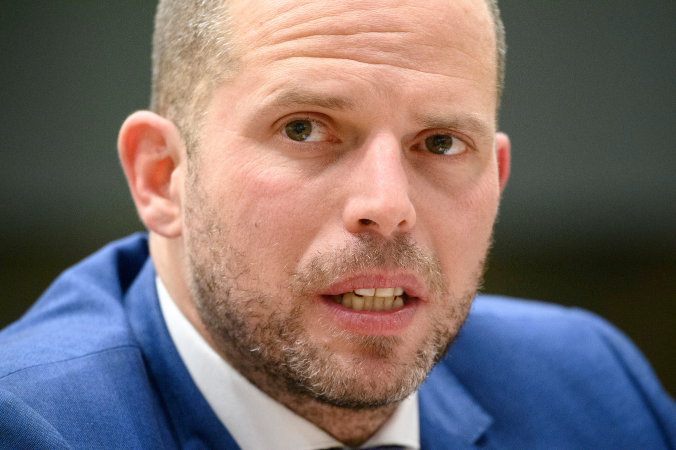 Theo Francken wordt tijdelijk geweerd uit geheime ...