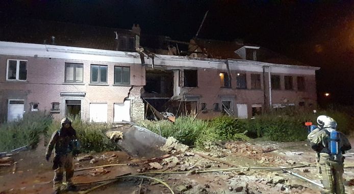 De ravage na de explosie in een rijwoning langs de Beukenlaan in Kortrijk.