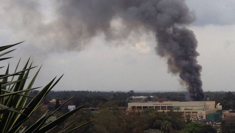 Rook boven winkelcentrum Westgate in de Keniaanse hoofdstad Nairobi Beeld ANP