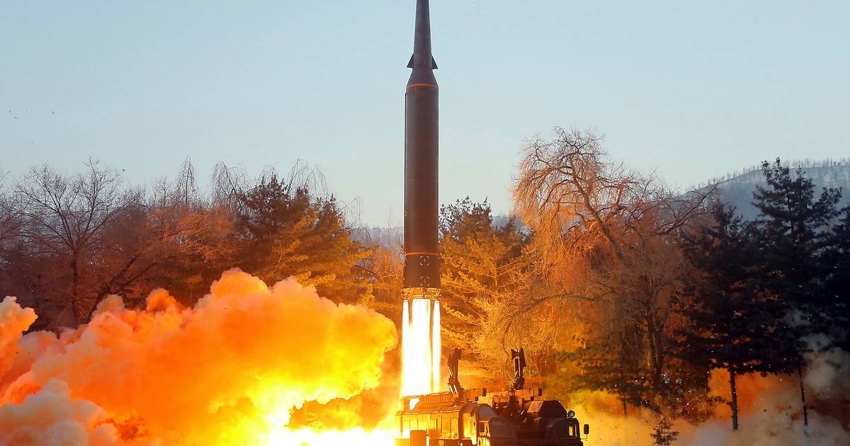 Северная Корея запускает еще одну ракету |  Северная Корея