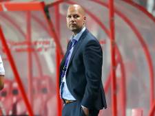 Trainer De Pauw vertrekt na één jaar alweer bij FC Twente Vrouwen
