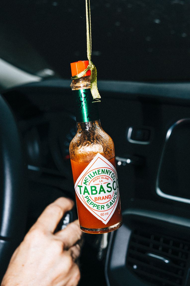 Wie overal tabasco over giet, moet ook in de auto een flesje hebben Beeld Lea Sofia Fichtner