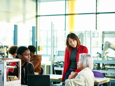 Nederlands moet terug op universiteiten maar de TU/e doet daar niet aan mee: in English please!