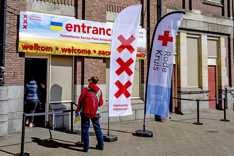 Het Rode Kruis trok zich onlangs terug uit de samenwerking met de gemeente op het coördinatiepunt op het Centraal Station voor vluchtelingen uit Oekraïne. Beeld ANP / Robin Utrecht