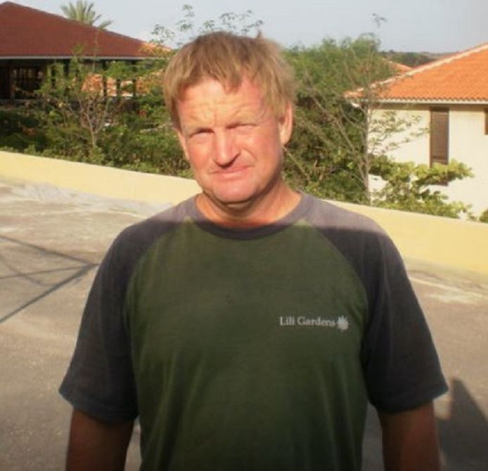 Hovenier Ronald Molenaars verruilde Beverwijk twaalf jaar geleden voor Curaçao omdat hij ‘beter weer’ wilde.
