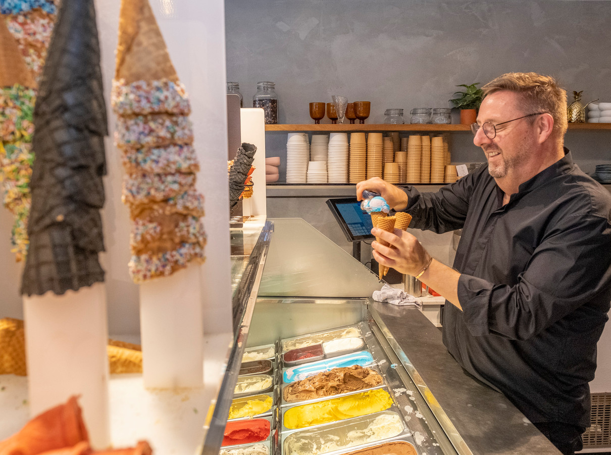 Verdikken Skiën kans Hans en Irene verkopen ijsjes: 'Werken in de ijssalon geeft je altijd een  zomergevoel' | Foto | pzc.nl