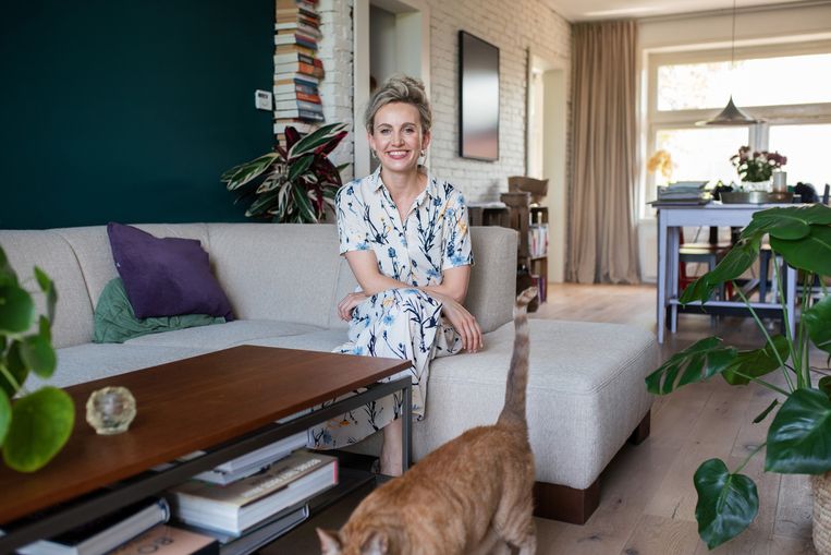 Sophie Kraanen en haar vriend Daan van der Velden besloten, ondanks de coronacrisis, te blijven zoeken naar een nieuwe koopwoning. Beeld Sabine Van Wechem