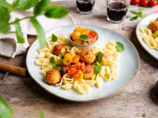 Wat Eten We Vandaag: Orecchiette pasta met harissa kipgehaktballetjes