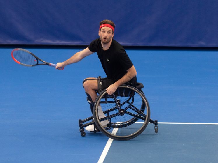 Oud-schaatser Groeneveld nu rolstoeltennisser: ‘Mijn lichaam heeft onthouden dat ik ooit topsporter was’
