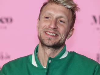 Chef’Special-zanger Joshua Nolet heeft ‘acute hernia’, hele clubtour verplaatst