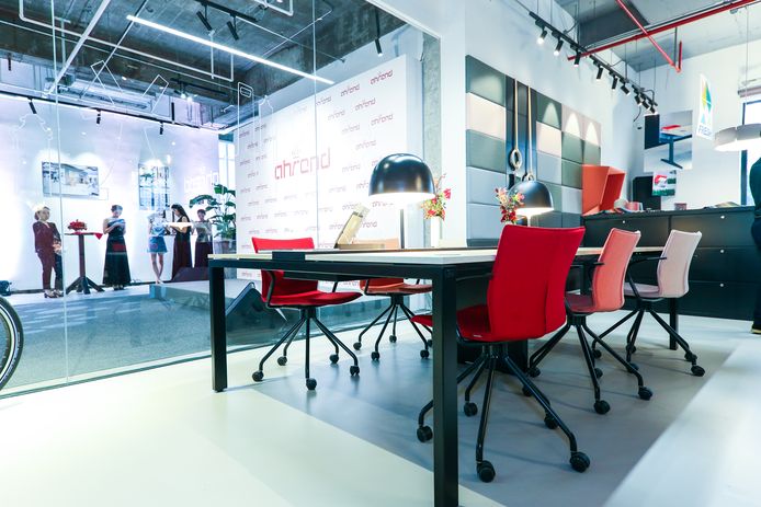 Ahrend heeft een grote showroom geopend in het centrum van Shanghai.