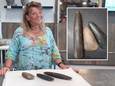 Mede-kringloopeigenaar Frieda van Bruggen uit Ermelo heeft de spullen overhandigd aan museum Het Pakhuis.