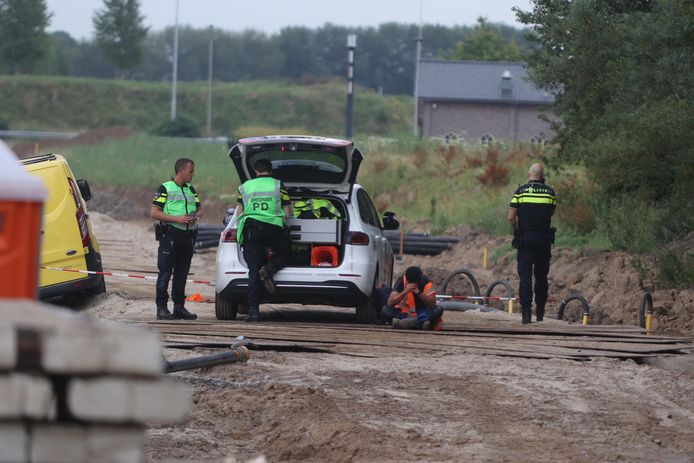 De steekpartij vond plaats op een bouwterrein, waar wordt gewerkt aan de stroomvoorziening onder de A2.