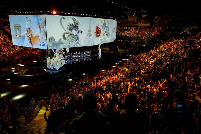 In 2019 vond de finale van het WK League of Legends plaats in Parijs, in een afgeladen arena. Dit jaar is dat door het coronavirus onmogelijk.