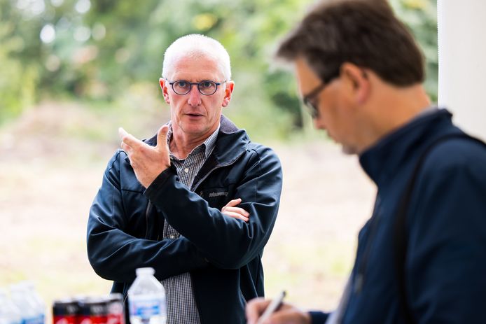 Luc Meskens, algemeen coördinator Energent, legt uit hoe de financiering van het warmtenet werkt: "Wij betalen voor de bouw én het beheer van het systeem. Maar de bewoners zullen ons moeten betalen voor de warmte die ze afnemen”