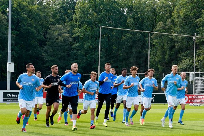 Vrijdag speelt PSV een oefenduel (tegen UNA) en daarbij zal TOTO al debuteren als sponsor op de mouw van het shirt.