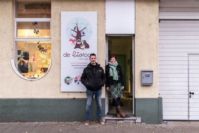 Guy Taffijn en Stefanie Meuleman van De Biotoop gingen op zoek naar extra inkomsten. 'Waren we louter bij kinderopvang gebleven, dan was het niet meer houdbaar geweest.' Beeld Tine Schoemaker