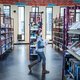 Minder bibliotheken: gevaarlijk of juist efficiënt?