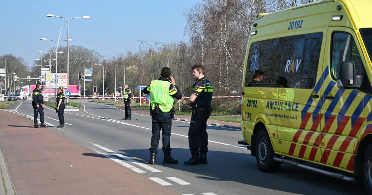 Fietser overleden bij botsing met auto in Tilburg.