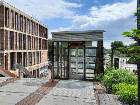 Gaan de liften van de Paleisbrug het na anderhalf jaar  weer doen? Het spant erom 