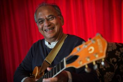 Virtuozen, beroemde bouwers en een glazen gitaar. Gitariteitendag Borne heeft het allemaal